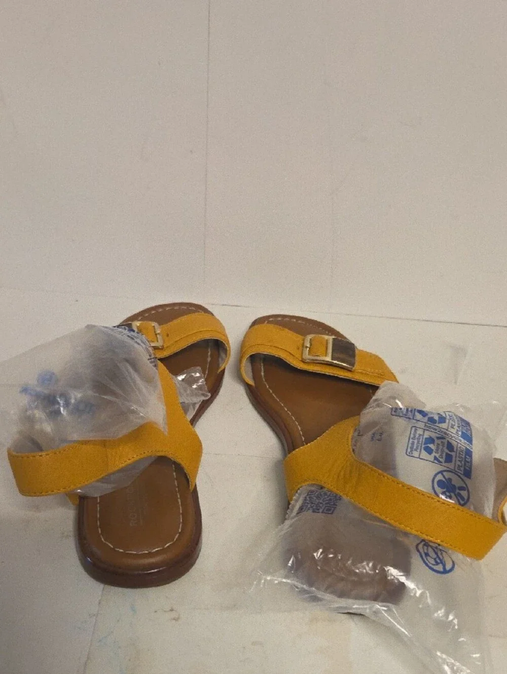 Rockport Yellow Buckle Strap Women's Sandals Size 9